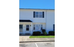 3975 Sterling Pointe Drive, Winterville, NC 28590