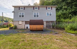 206 Merwinsburg Road, Effort, PA 18330