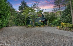 6 Trimbleford Lane, Middletown, NJ 07748
