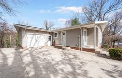 70 Iroquois Trail, Malvern, OH 44644
