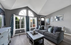 1320 T ST, Springfield, OR 97477