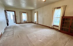 702 W 6th Street S, Newton, IA 50208
