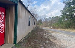 612 Spring Lake Rd, Hope, AR 71801