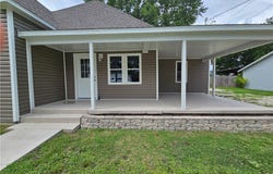 215 3rd Street, Eldon, MO 65026