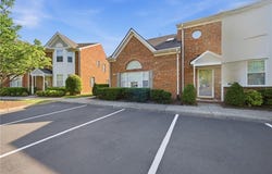 834 W Lake Circle, Chesapeake, VA 23322