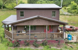 475 Gerald Carr Drive, Flat Gap, KY 41219