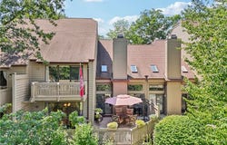 63 Starboard Circle, Akron, OH 44319