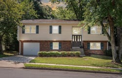 855 PARK AVE, HERNDON, VA 20170