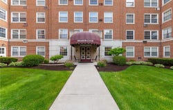 19101 Van Aken Boulevard unit: 422, Shaker Heights, OH 44122