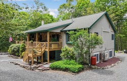 134 Split Rock Road, Newfoundland, PA 18445