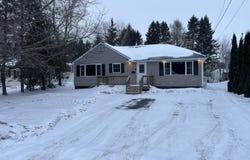 8 Lincoln Street, Presque Isle, ME 04769