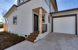 231/233 S 41ST Pl, Springfield, OR 97478