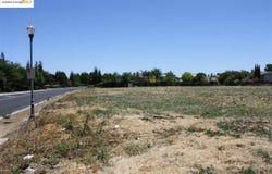 Oak St, Brentwood, CA 94513