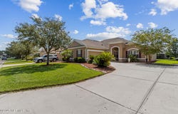 1659 CALMING WATER Drive, Fleming Island, FL 32003