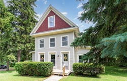 2 Michigan St, East Bloomfield, NY 14469