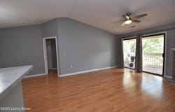 3805 Yardley Ct, Louisville, KY 40299