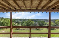 349 S Vine St, Kerrville, TX 78028