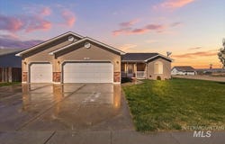 1284 NW Mandarin St, Mountain Home, ID 83647-2483
