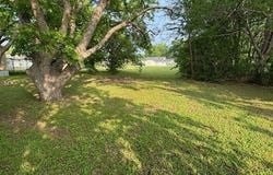 727 E 3RD Street, McGregor, TX 76657