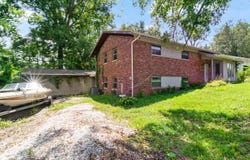 613 Treelane Drive, Newburgh, IN 47630