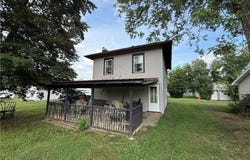 1221 Eastport Avenue, Uhrichsville, OH 44683