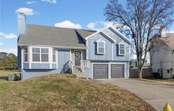 1034 N Parker Terrace, Olathe, KS 66061