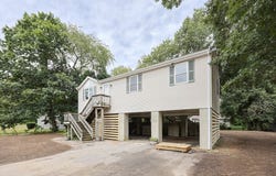 5 E Public St, Freetown, MA 02702