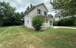 933 W 37th Street, Ashtabula, OH 44004