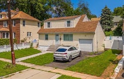 423 E 4Th Ave, Roselle Boro, NJ 07203-1428