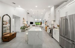 4006 Crayton Rd, NAPLES, FL 34103