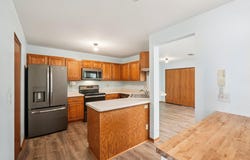 112 E Freistadt Rd, Thiensville, WI 53092