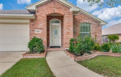 9804 Sterlinghill Drive, Fort Worth, TX 76108