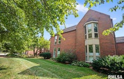 1212 S GRAND Avenue West, Springfield, IL 62704-0000