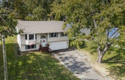 5215 N Lake Street, McHenry, IL 60050