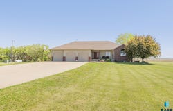 27702 481st Ave, Canton, SD 57013