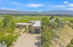 72 Nighthawk Trail, El Prado, NM 87529