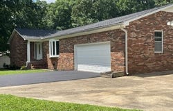 195 Scenic Hill Drive, Paris, TN 38242