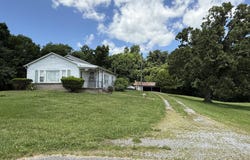 1005 Cooper Road Rd, Strawberry Plains, TN 37871
