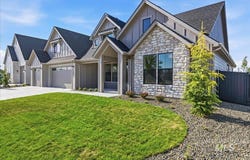 7542 W Flathead Lake St, Eagle, ID 83616