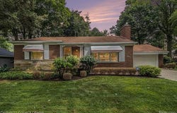33480 Alta Loma Drive, Farmington, MI 48335