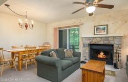 31 Downhill, Lake Harmony, PA 18624