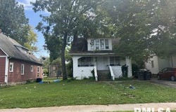 701 & 703 W COLLEGE Street, Carbondale, IL 62901