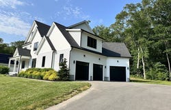 7 Liberty Ln, Holliston, MA 01746