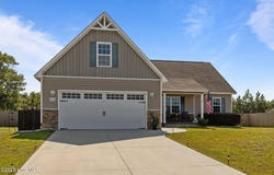 616 Parsley Drive, Hubert, NC 28539