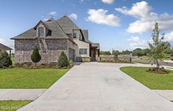 123 Summit Heights Drive, Youngsville, LA 70592