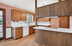 2926 E Ridgeview Street, Springfield, MO 65804