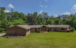 1186 Pine Forest Road, Chipley, FL 32428