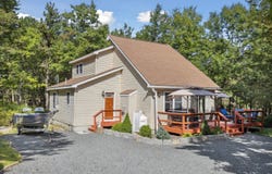 1213 Coyote Court, Long Pond, PA 18334