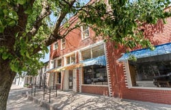 1817 N Main Street, Higginsville, MO 64037