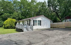 403 S Center Street, Grove, OK 74344